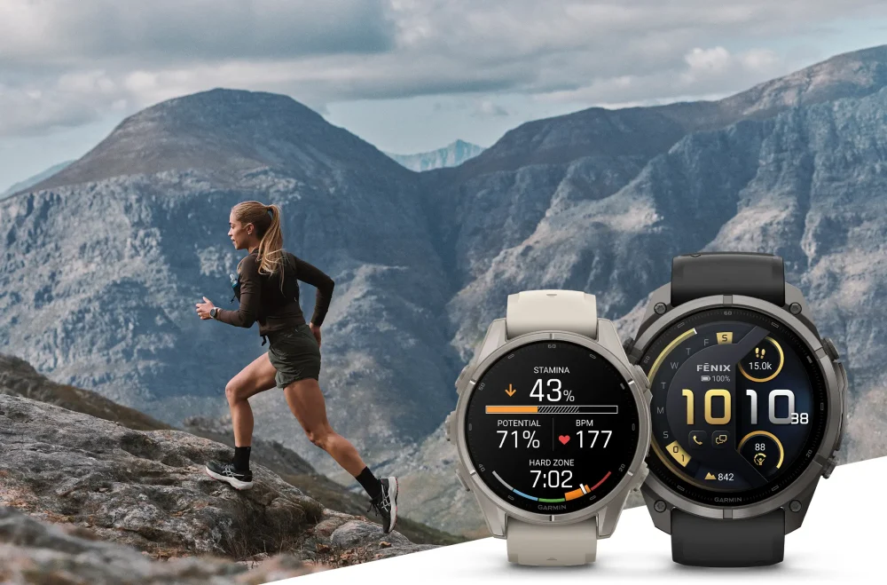 armin fenix 9 und fenix 9 Pro nebeneinander in der Seitenansicht, links das Polymergehäuse, rechts das Titangehäuse